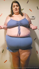 1233191600_i-think-my-pajamas-are-getting-tighter_5.mp4