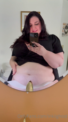 328714913_this-dress-makes-me-look-pregnant-too-bad-its-just-a-food_1.m4v