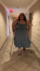 1672524349_guess-who-slipped-and-hurt-themselves-i-did-my-hurt_2.mp4