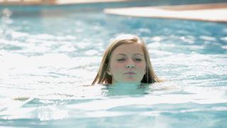 wowgirls.14.03.31.maria.pie.and.rossy.bush.swim.buddies.1080p.mp4