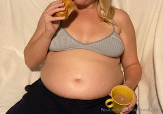1314432532_my-belly-first-thing-in-morning-before-food-its-big-even-w_2.mp4