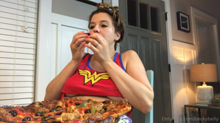 1759268321_eat-a-pizza-with-me-wonder-woman-pjs-pizza-stuff-this_0.mp4