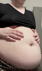 147785734_jiggles-burps-belly-feels-so-soft_0.m4v