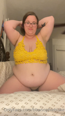 313244868_round-and-yellow-like-the-sun-oh-and-also-very-very-very_2.m4v