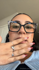 1431990004_belly-noises-todays-breakfast-was-a-big-fail-hahhaha_0.mp4