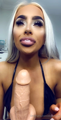 20145255_stripper-getting-ready-to-suck-your-dick_0.m4v