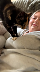 988486478_i-guess-my-boobs-and-belly-make-for-the-best-biscuit-making_0.mp4