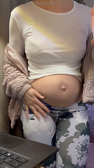 1475001402_evie-is-struggling-mid-way-through-a-bloat-shes-chugging_0.mp4