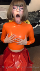 320880482_make-a-mess-of-me-and-my-mouth-cum-wherever-you-like-all-o_0.m4v