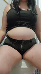 1865164434_these-shorts-definitely-didnt-used-to-scream-for-mercy-like_1.mp4