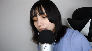 2023-11-04 - ASMR｜ TE DOY BESITOS 💋 Mientras te subo el autoestima (Roleplay) (public).mkv
