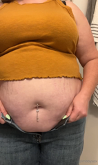 744609707_not-even-maternity-jeans-can-contain-my-growing-belly_0.mp4