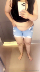 1799208273_some-of-you-guys-know-ive-been-wearing-the-same-clothes-for_1.mp4