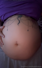1604339754_i-love-taking-out-my-belly-piercing-just-to-see-how-much-big_1.mp4