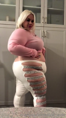 3713634_does-this-make-you-want-to-spoil-me-too_0.mp4
