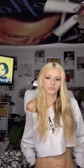 tiktok_@your9irlfriend_2026-05-22 01-44-07_720p_Hey! you better get in here.mp4