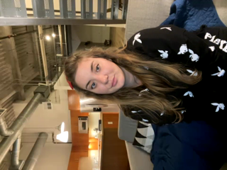73490709_hiiiii-i-just-got-another-facial-that-makes-me-have-lobst_0.mp4