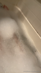 795065825_working-on-my-mental-health-rn-so-heres-a-quick-bath-vid-lo_0.mp4
