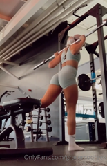 175310298_happy-tuesday-got-another-full-body-workout-for-you-today_0.m4v