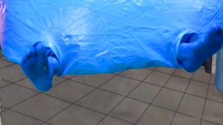 284092126_blueberry-girls-feet-hot-enjoy-my-twisting-turning-he_0.m4v