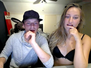 sweetandshy20_280916_2154_couple_chaturbate.mp4