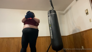 333905624_video-with-boxing-gloves-this-time_0.m4v