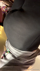 1581252614_cletching-with-or-without-clothes_0.mp4