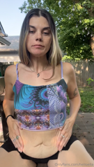 1756756374_there-is-nothing-i-love-more-than-eating-outside-in-the-suns_0.mp4