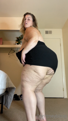 462405265_upskirt_0.mp4