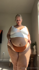 798244437_trying-on-a-few-panties-to-see-what-still-fits-on-this-massi_0.mp4