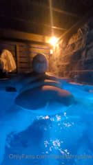 456125454_hot-tub-fun_0.m4v