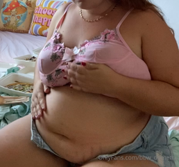414808431_afternoon-snack-and-some-tight-jeans_0.m4v