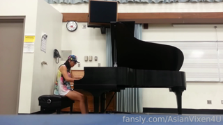 Many people are surprised to hear that I am a classical pianist.mp4