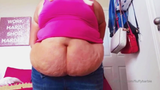 6210194_bbw-struggling-to-button-jean-shorts-she-use-to-fit-in_0.mp4