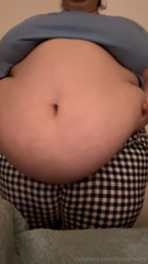 971507852_am-i-getting-too-obese-be-honest_9.mp4