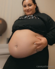 442492576_snuck-in-some-big-belly-play-at-work-for-you-i-feel-like-i_0.m4v