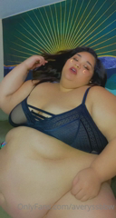 90359678_listen-to-that-clapping-sound-my-belly-makes_0.m4v