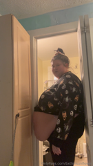 794482236_im-getting-so-fat-i-can-barely-fit-through-a-doorway_0.mp4