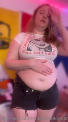 570299954_suffocating-in-these-size-10-shorts_0.m4v