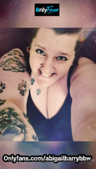 103796242_two-gorgeous-subs-sending-lovely-messages-and-they-got-more_2.m4v