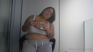 419815138_02-15-18-carmen-loves-eating-high-carb-food-she-also_0.m4v