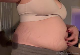 1498006209_feels-good-to-finally-be-home-indulging-in-my-favorite-food_3.mp4