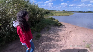 We found a Secluded Corner by the Lake and had Hot Sex_DisDiger_1080p.mp4