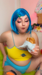 68902515_a-yummy-egg-cheese-croissant-with-a-couple-of-donuts-for-d_0.m4v