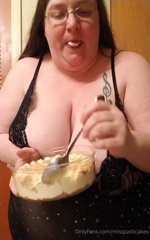 1158996659_a-naughty-moment-with-me-and-cheesecake_2.mp4