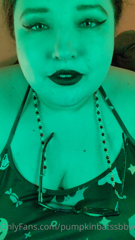 266233318_i-was-feeling-a-little-witchy-last-night-don-t-i-iook-good_0.m4v