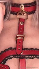 792789730_hot-tik-toks-in-a-red-riding-hood-cosplay-tip_2.m4v