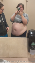 470686781_my-girlfriend-definitely-loves-making-me-feel-like-a-fat-pig_1.m4v