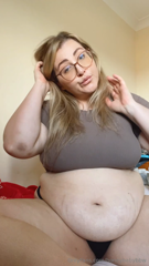 755994015_am-i-ever-not-playing-with-my-belly_0.m4v