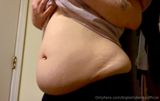 866642201_jigglin-wishin-i-had-more-food-in-my-gut_0.mp4